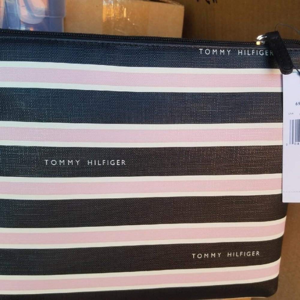 Tommy Hilfiger COSMETIC CASE